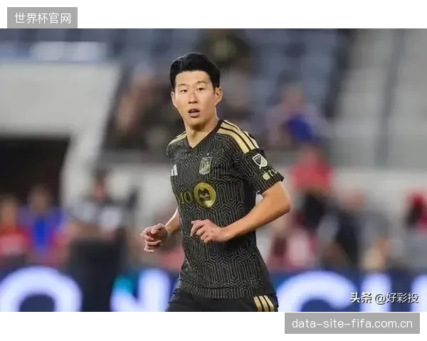 孙兴慜的“最后一舞”或将激发全队斗志,但也可能因压力导致发挥失常。 孙兴慜的“最后一舞”或将激发全队斗志,但也可能因压力导致发挥失常。